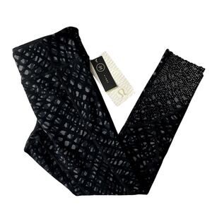 NWT Lululemon Reflective Tight Stuff Tight Leggings Black Pattern Size 6